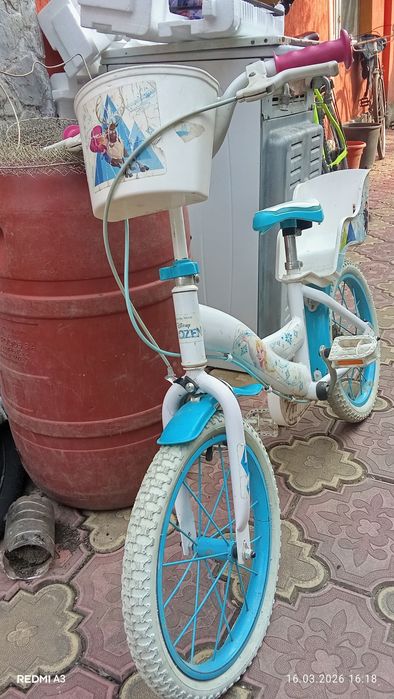 Vind bicicleta fetițe 6 ani