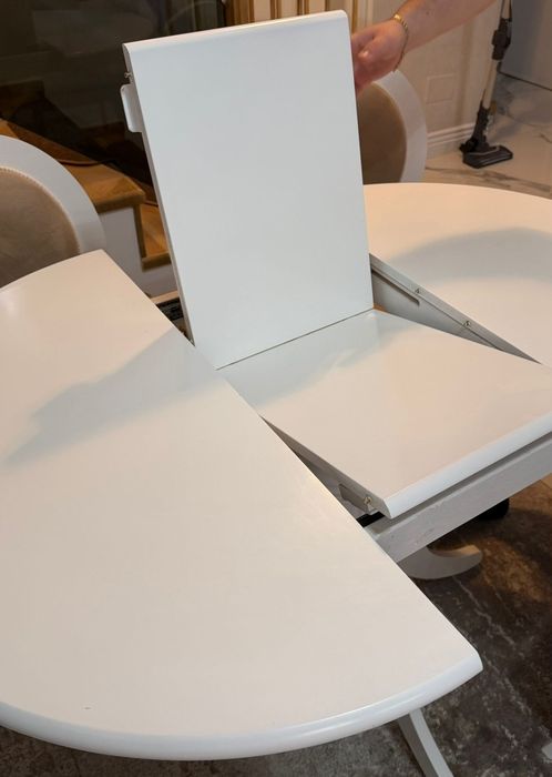 Set masă extensibilă + 4 scaune tapițate – MDF vopsit, alb/bej