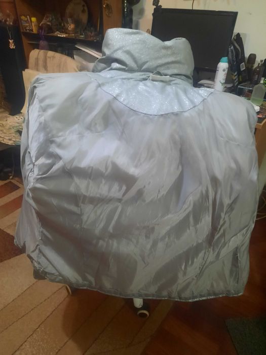 geaca argintie stralucitoare