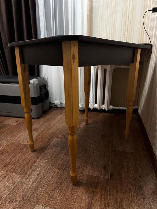 Продам стол на кухню