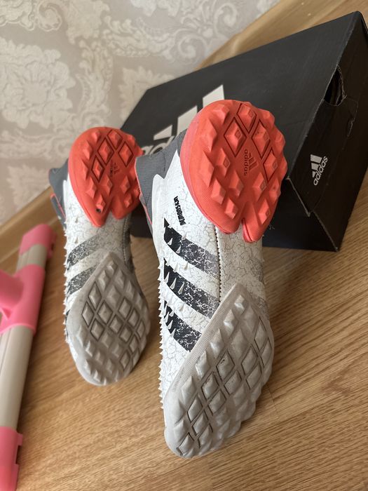Adidas Predator с коробкой новые