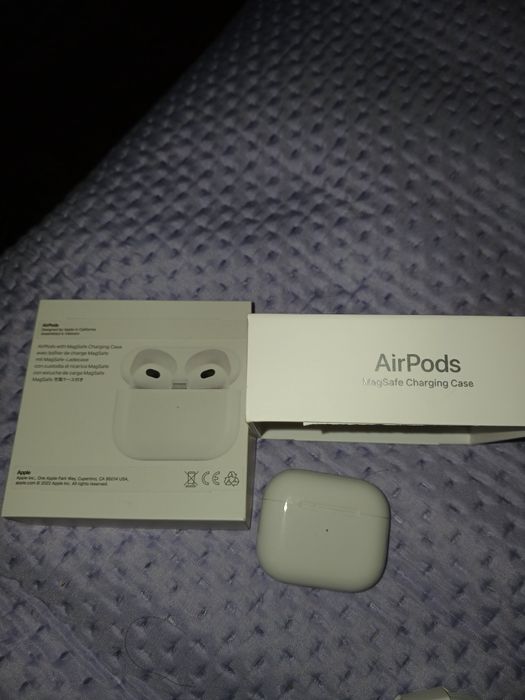 Продам срочно наушники айфон Apple