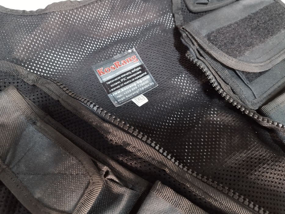 Черна тактическа жилетка с джобове