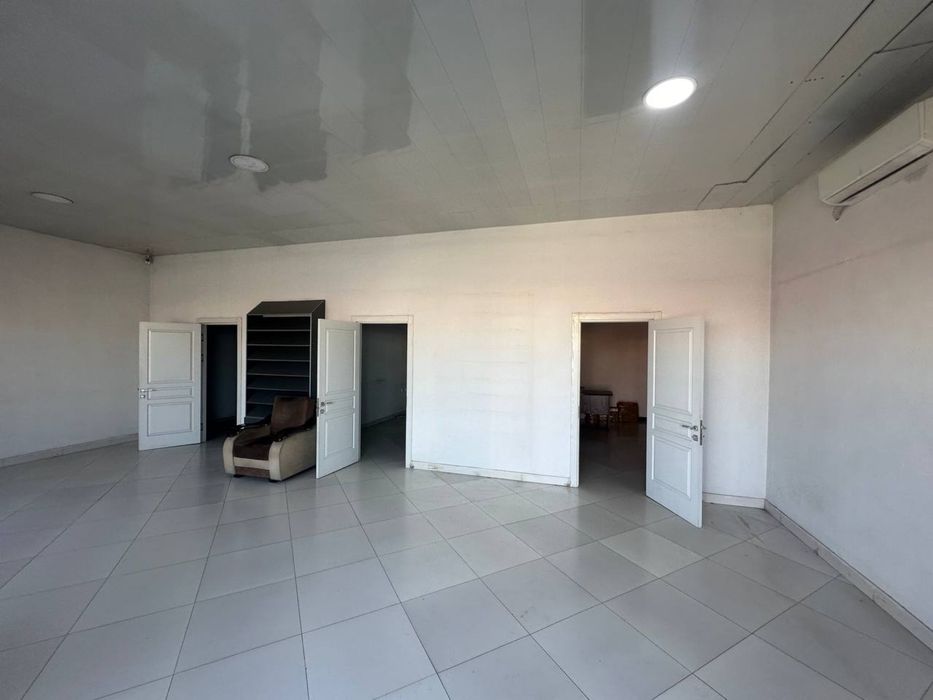 Arenda ofis sklat Futcity yaqinida