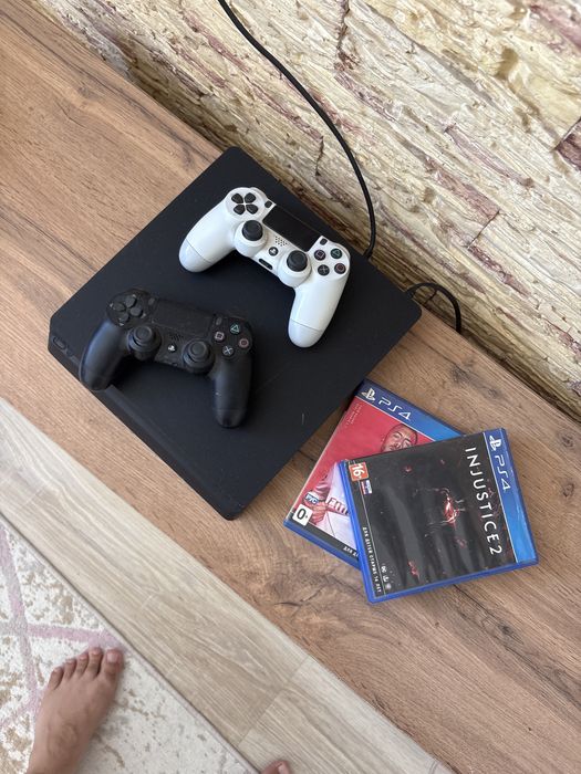 Playstation 4,   1 TB