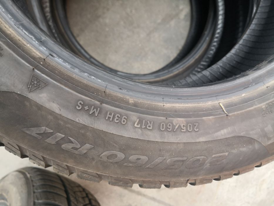 205 60 17 цола гуми Pirelli dot 22 4 броя