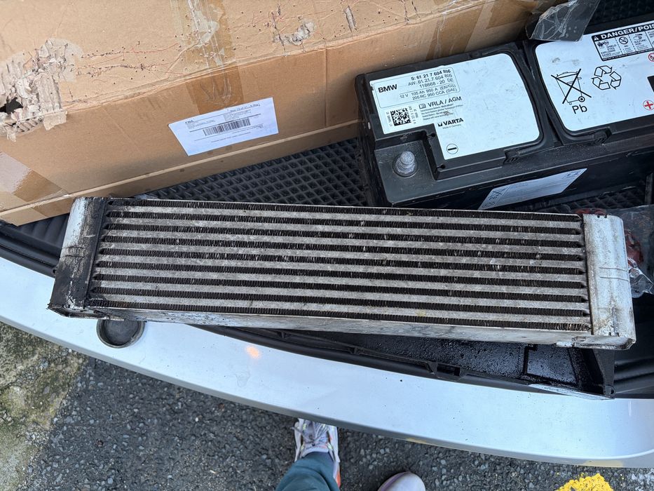 Интеркулер БМВ 535d BMW 7791909 + скоба