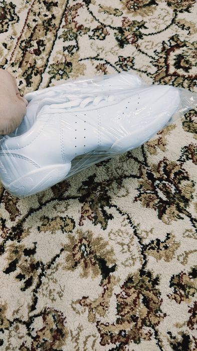 Продаю кроссовки