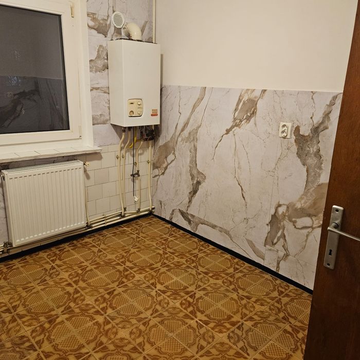 Inchiriez apartament 2 camere nemobilat