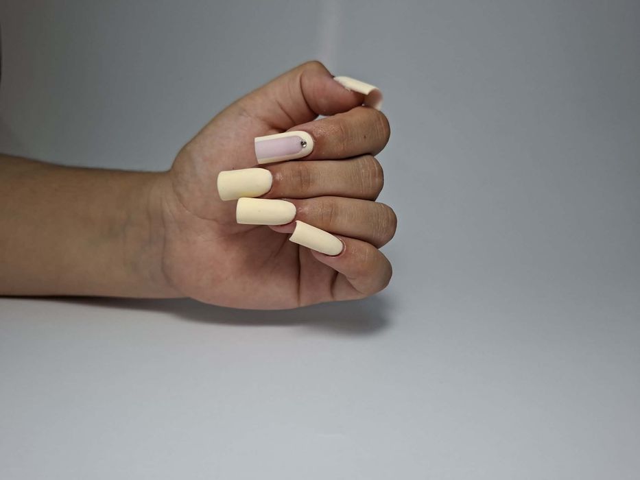 Unghii cu Gel & Semipermanentă | Construcții cu Gel | Programări disponibile