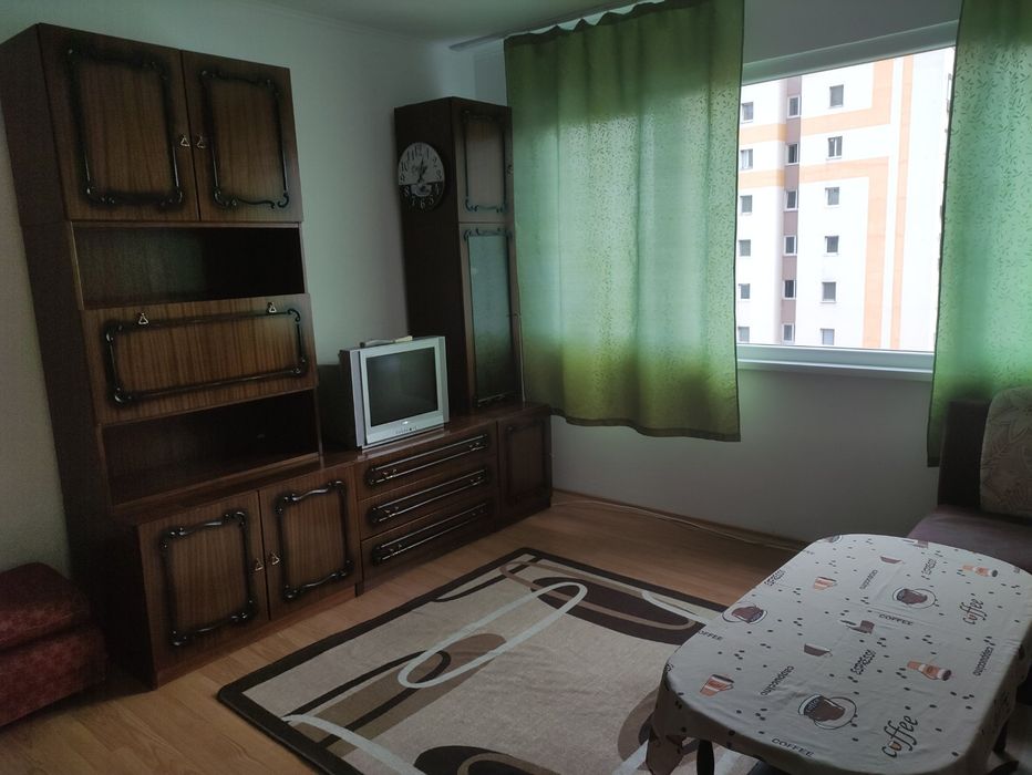 Дава се под наем Двустаен апартамент в Карлово - 50 кв.м за 250 € - Снимка #1