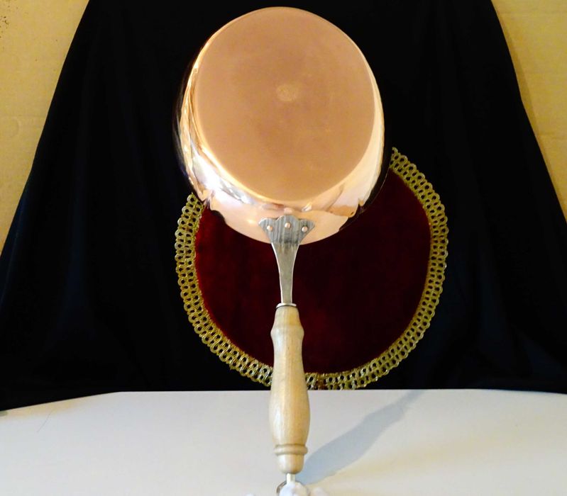 Швейцарски меден тиган за риба,маркиран.