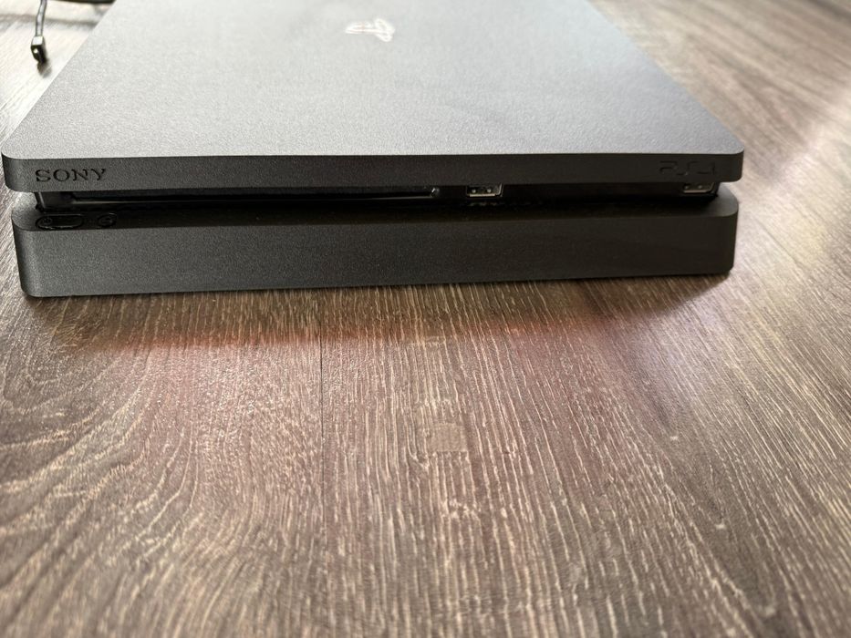 PlayStation 4 Slim 500GB (PS4)