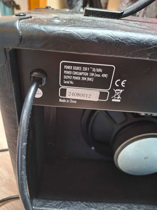 Запазен Усилвател за електрическа китара на Revoltage RV-20R