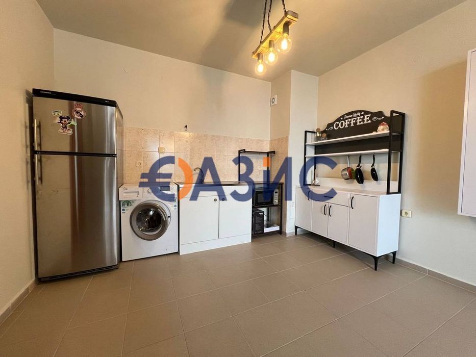 Продава се Двустаен апартамент в Созопол - 70 кв.м за 1275 €/кв.м - Снимка #3