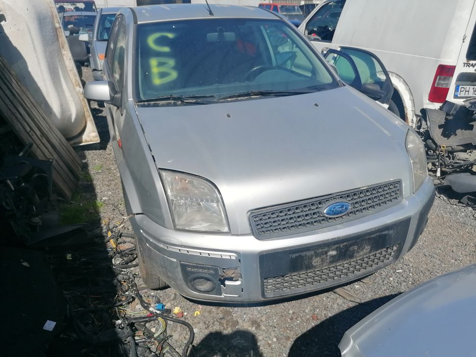 Capota aripa usa far geam trager Ford Fusion