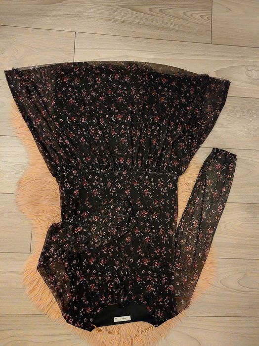 Rochie cu floricelele din tul