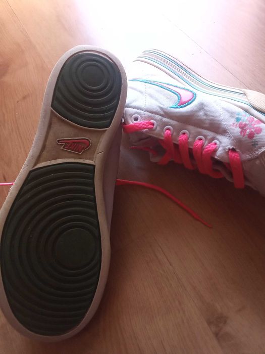 Маратонки Nike 37 номер