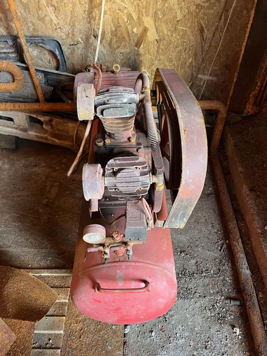 Продам воздушный компрессор 380