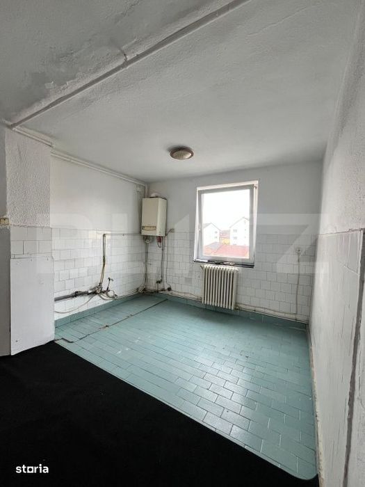 Apartament cu 4 camere, etaj 3, zona Sensul Vechi