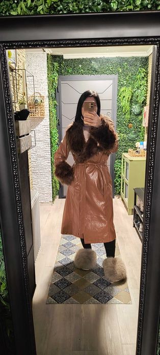 Тренч Изкуствен кожа с пух, размер М, 20 евро