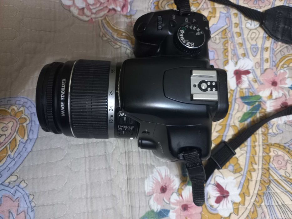 Фотокамера  полупрофессиональная