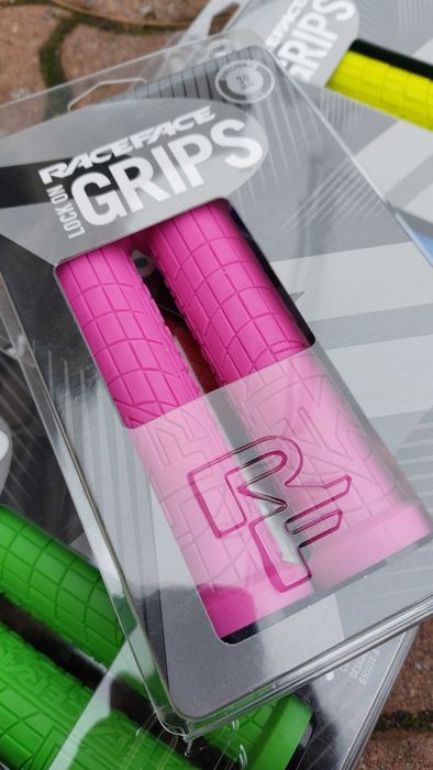 Mansoane Race Face Grippler Lock-On 30mm Grips - diferite culori