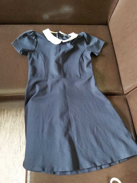 Vand sarafan si fustita pentru scoala