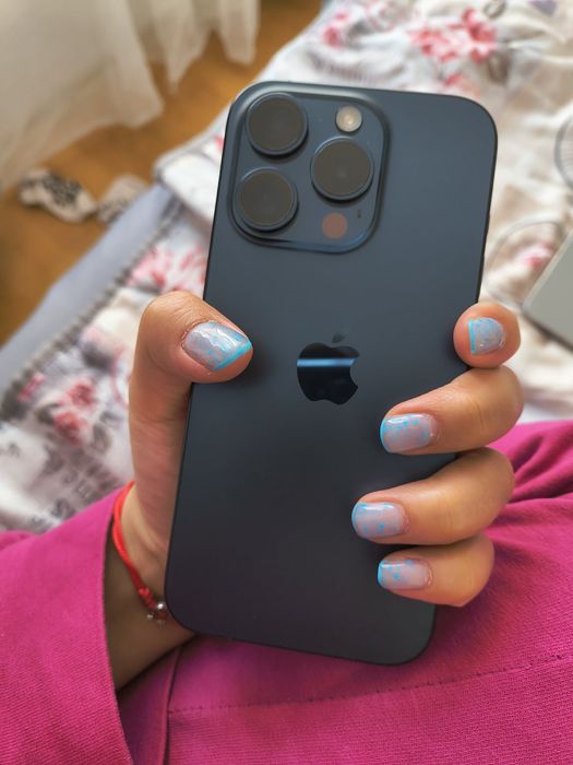 iPhone 15 pro син