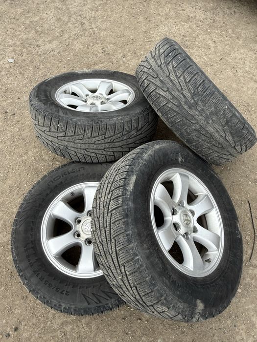 Продам шины на тойота прадо