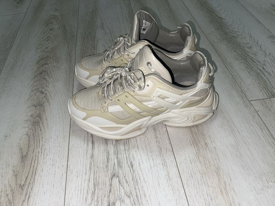 Adidasi Guess Belluna