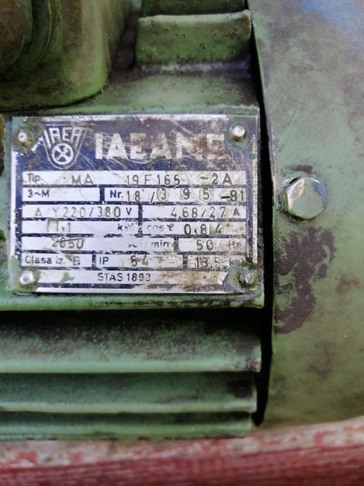 Vînd motor electric