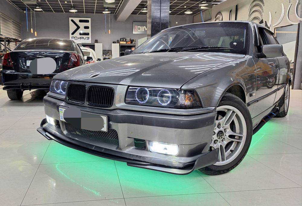 Обвес BMW e36. На перед бампер и Зад бампер.