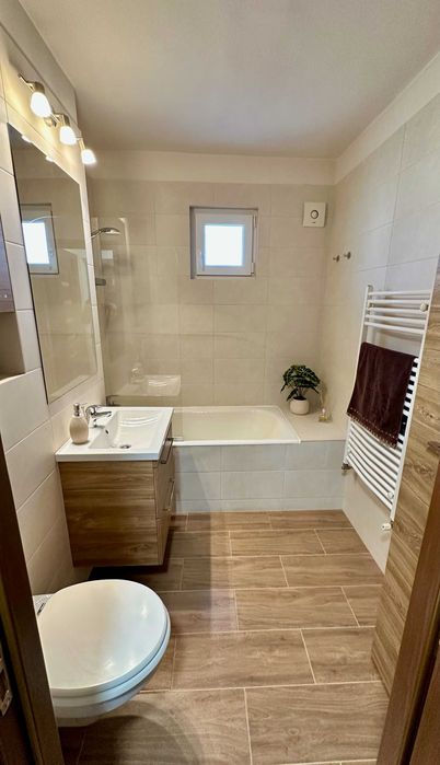 Apartament cu 3 camere + garaj în Tudor