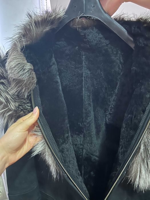 Дълго палто,  комбинация естествена кожа и естествен косъм от лисица