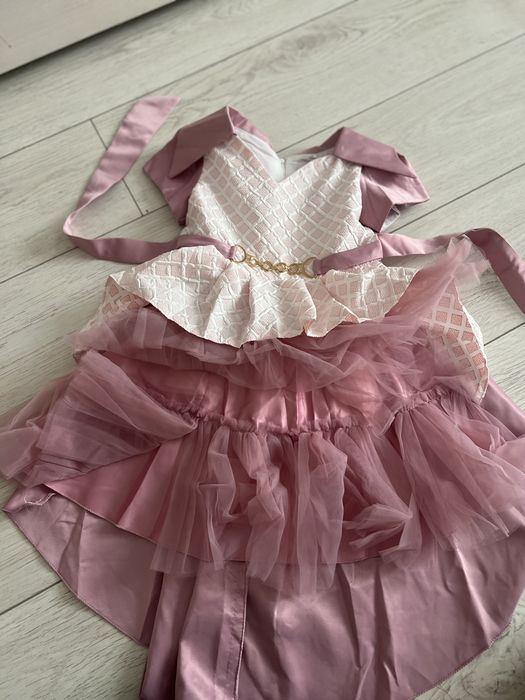 Продам детские платья