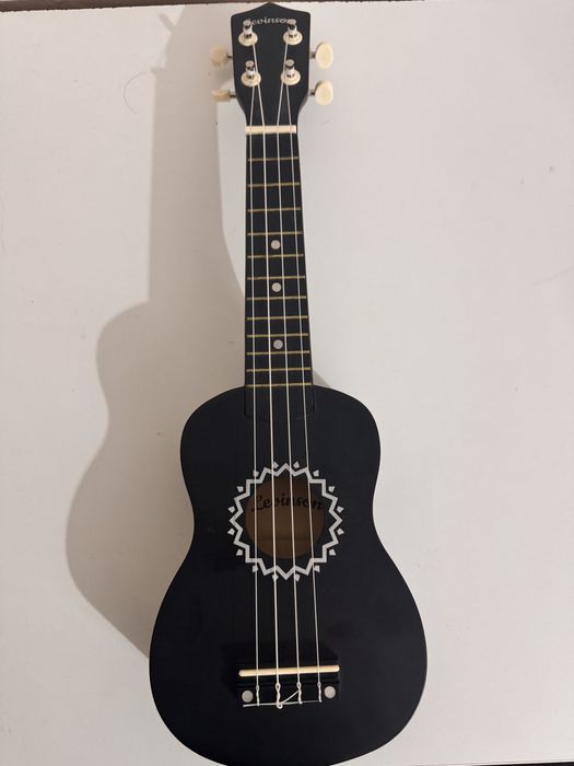 Прдам Укулеле в хорошем состоянии