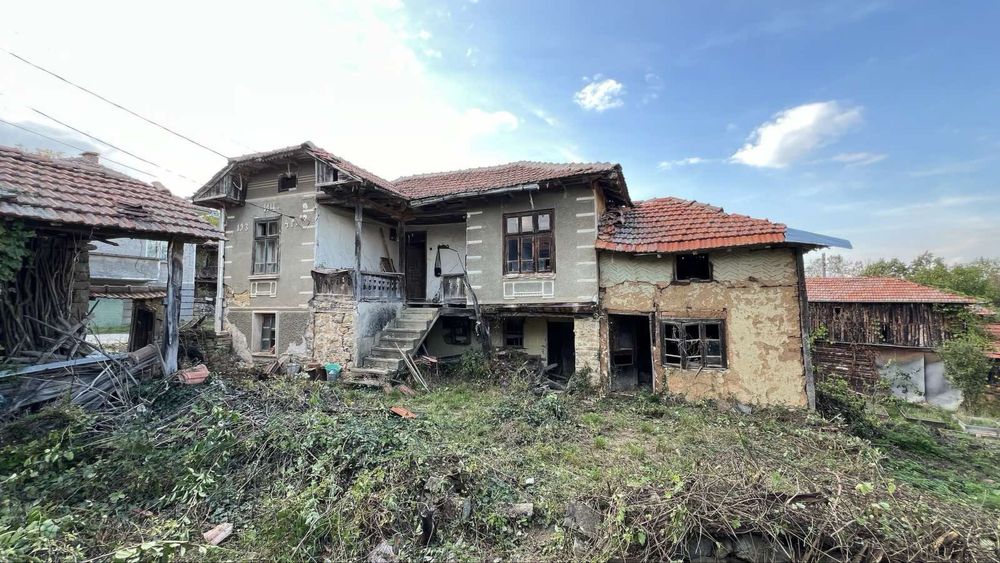 Продава къща с. Здравковец, област Габрово