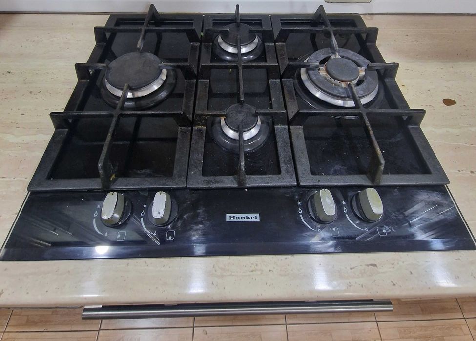 Продам кухонный гарнитур с техникой