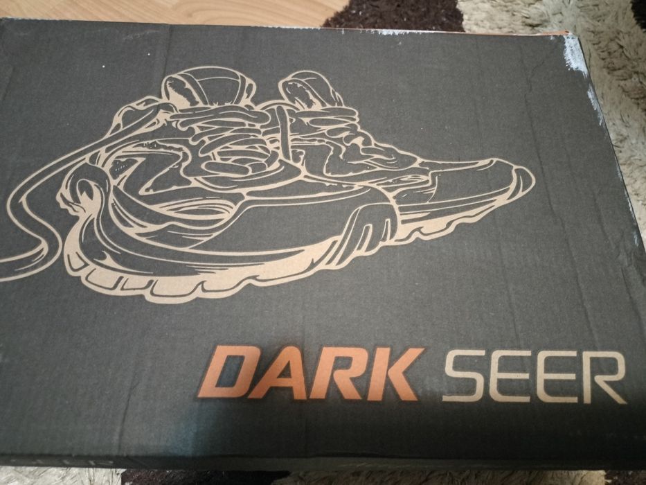 Adidași Dark Seer