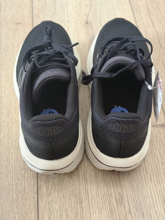 Новые кроссовки New Balance