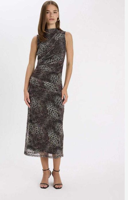 Продам несколько пакетов одежды и обуви