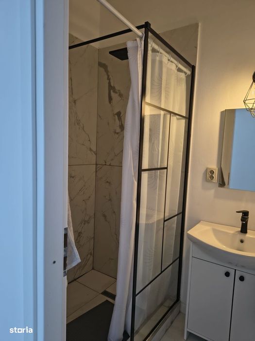 Apartament in zona centrala,finisat (cladire istorica ),mobilat,cu par