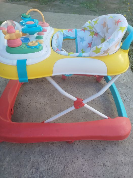 Стульчик для кормления , ходунок