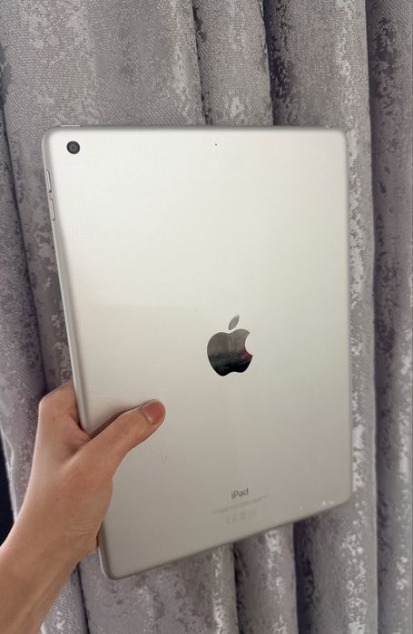 Серебристый iPad 10.2 64гб