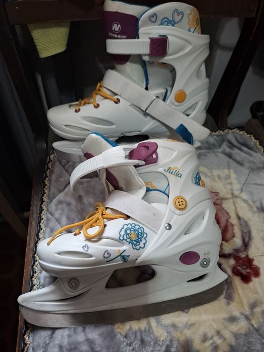 Продам коньки детские, подростковые.