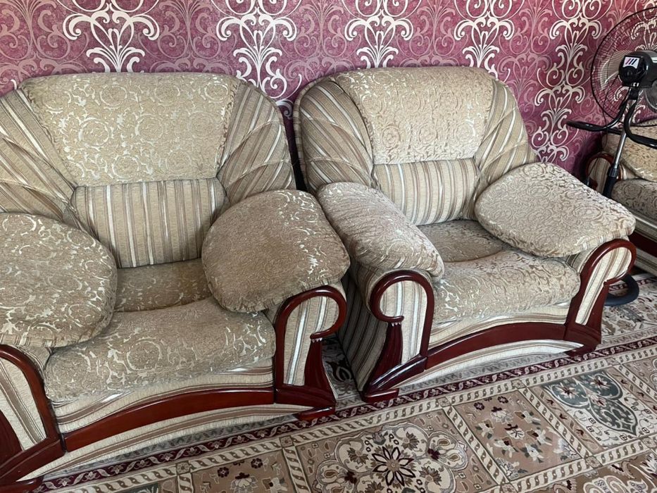 2 дивана и 2 кресло