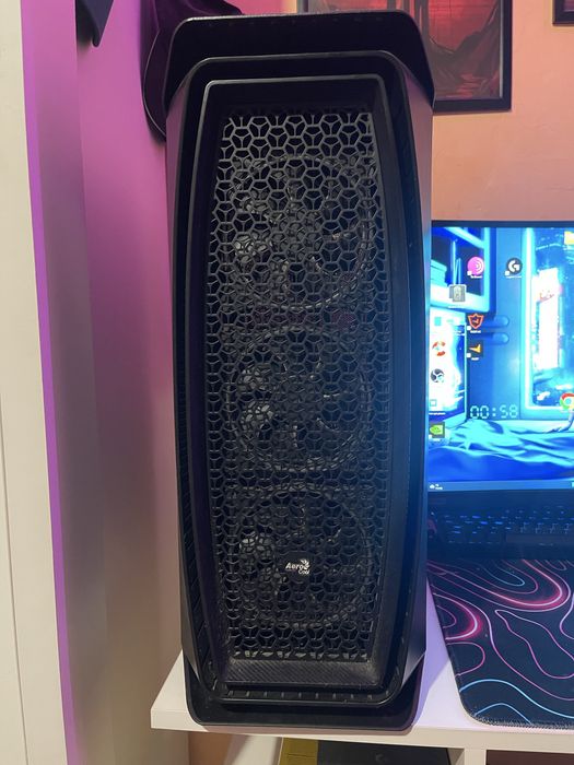 Продам корпус Aerocool