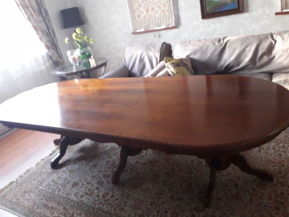 Продам стол гостинный