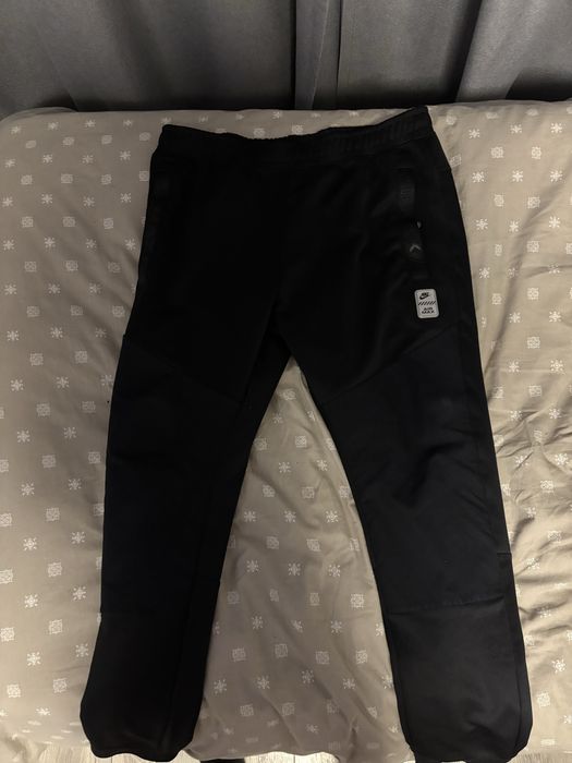 Pantaloni nike air max L!